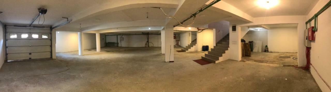 Apollonia Hotell Gjakova Eksteriør bilde